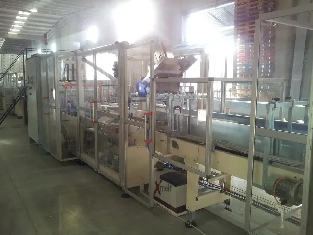 Sala eléctrica industrial con cuadros instalados por TVME